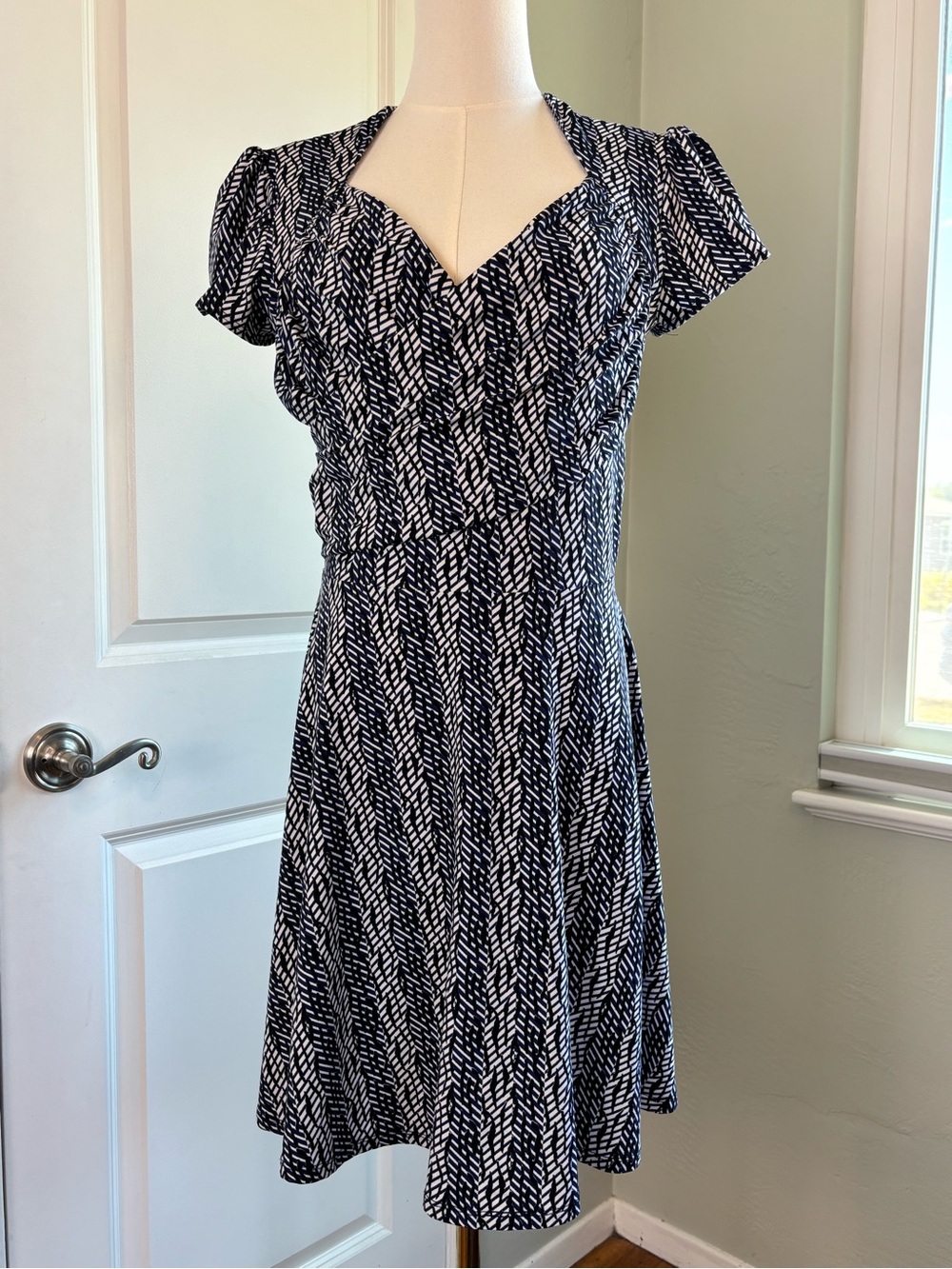 Bundle 2/$30! Leota Navy and White Patterned Faux Wrap Midi Dress M